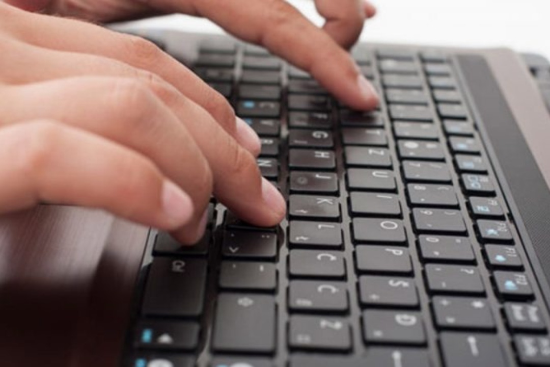 ΔΕΛΤΙΟ ΤΥΠΟΥ: Πρόγραμμα εκπαίδευσης ηλεκτρονικών υπολογιστών