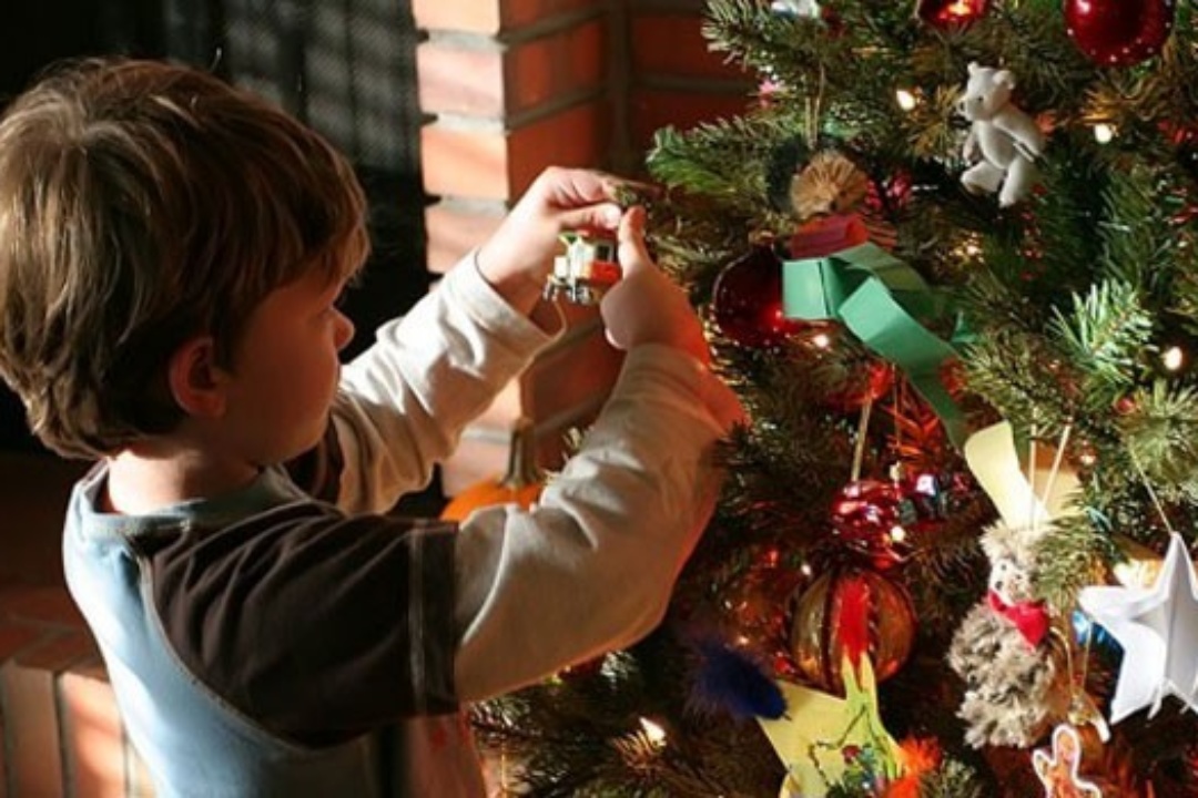 ΔΕΛΤΙΟ ΤΥΠΟΥ: Στολίζουμε με ανακυκλώσιμα υλικά