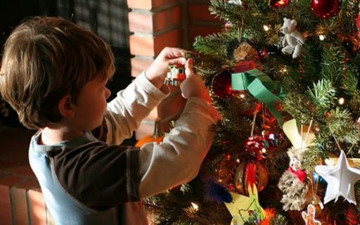 ΔΕΛΤΙΟ ΤΥΠΟΥ: Στολίζουμε με ανακυκλώσιμα υλικά