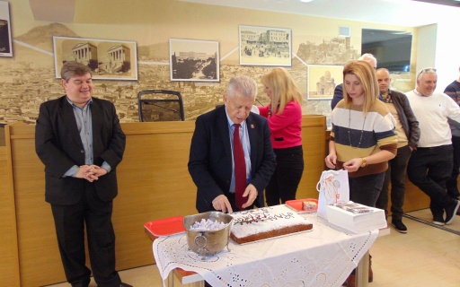 ΔΕΛΤΙΟ ΤΥΠΟΥ: Η Διοίκηση του Δήμου έκοψε για πρώτη φορά πίτα για τους εργαζόμενους