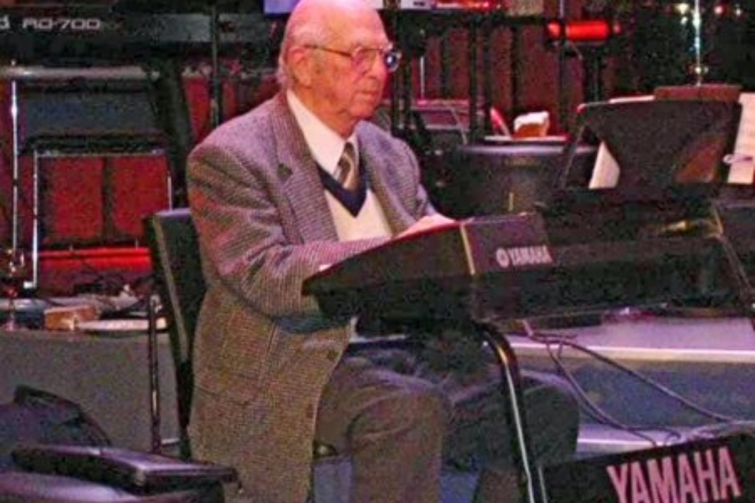 ΔΕΛΤΙΟ ΤΥΠΟΥ: Απεβίωσε ο Σταύρος Κλωνάρης