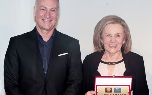 ΔΕΛΤΙΟ ΤΥΠΟΥ: Ο Δήμος Νέας Σμύρνης τίμησε την Κασσιανή Δικαιουλάκου για την προσφορά της στην ελληνική παράδοση και τον πολιτισμό