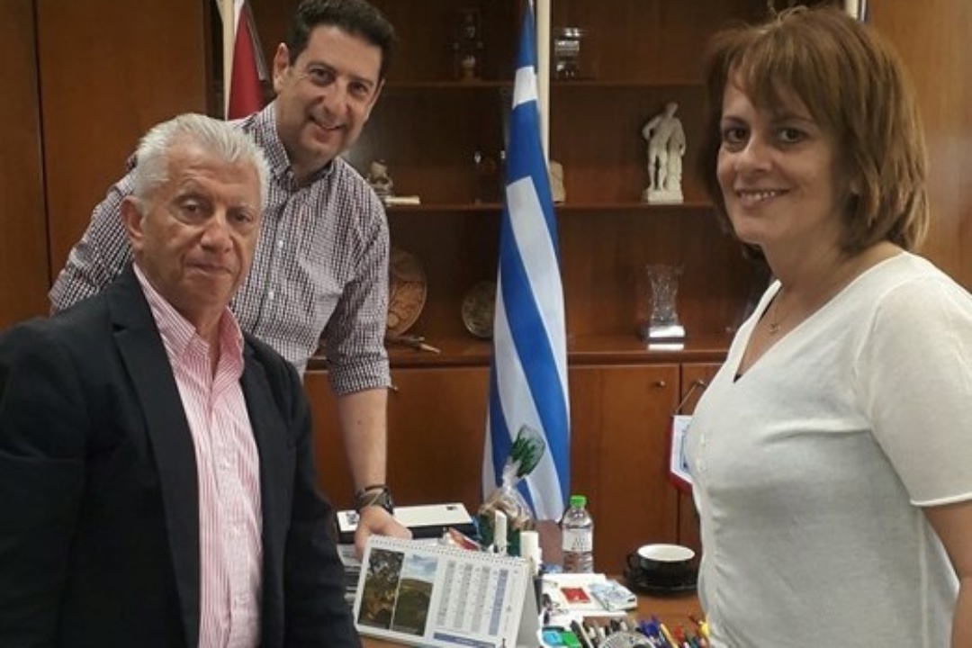 ΑΝΑΚΟΙΝΩΣΗ: Η/Υ σε Δημοτικά Σχολεία της πόλης