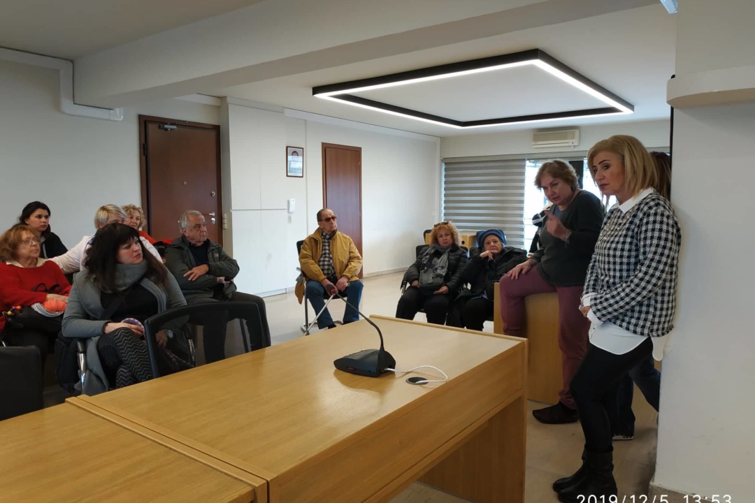 ΔΕΛΤΙΟ ΤΥΠΟΥ: ΑΝΟΙΧΤΗ ΣΥΝΕΔΡΙΑΣΗ ΓΙΑ ΤΑ ΣΚΥΛΙΑ ΤΗΣ ΠΛΑΤΕΙΑΣ