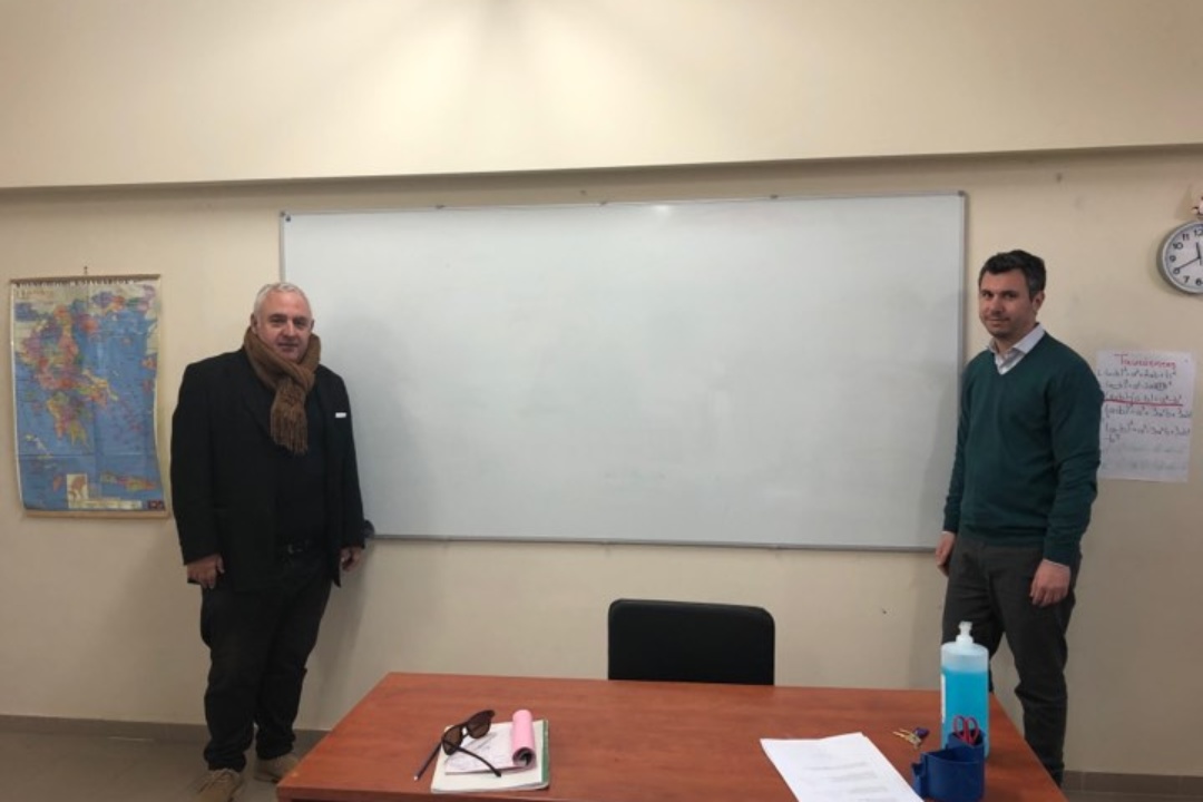 ΔΕΛΤΙΟ ΤΥΠΟΥ: ΝΕΟΙ ΠΙΝΑΚΕΣ ΜΑΡΚΑΔΟΡΩΝ ΣΤΑ ΣΧΟΛΕΙΑ ΤΗΣ ΝΕΑΣ ΣΜΥΡΝΗΣ