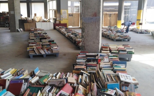 ΔΩΡΕΑ ΒΙΒΛΙΩΝ ΚΑΙ ΡΟΥΧΩΝ ΣΕ ΑΣΤΕΓΟΥΣ ΚΑΙ ΠΟΛΥΤΕΚΝΟΥΣ