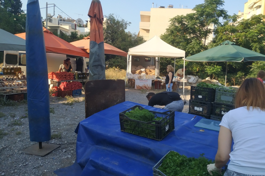 ΧΩΡΙΣ ΜΕΣΑΖΟΝΤΕΣ ΑΛΛΑ ΜΕ ΑΠΟΣΤΑΣΕΙΣ