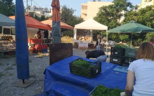 ΧΩΡΙΣ ΜΕΣΑΖΟΝΤΕΣ ΑΛΛΑ ΜΕ ΑΠΟΣΤΑΣΕΙΣ