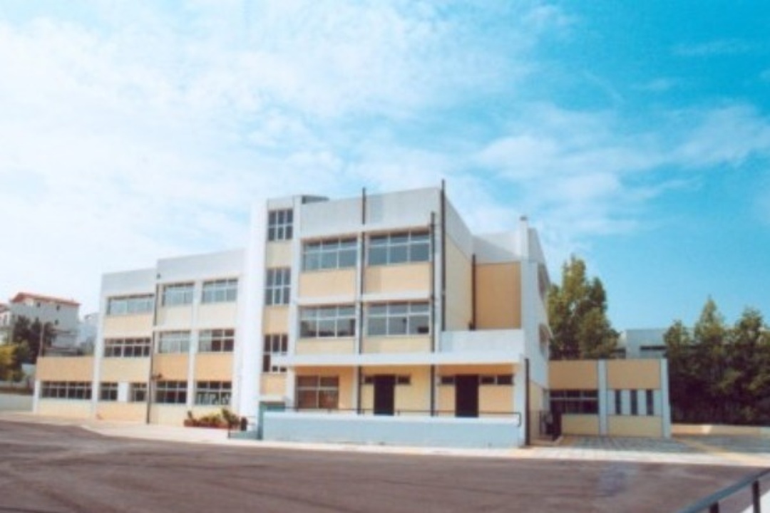 ΟΜΑΛΗ Η ΕΠΙΣΤΡΟΦΗ ΤΩΝ ΜΑΘΗΤΩΝ ΓΥΜΝΑΣΙΟΥ ΣΤΑ ΘΡΑΝΙΑ