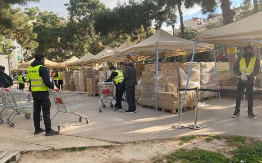 ΔΙΑΝΟΜΗ ΤΡΟΦΙΜΩΝ ΚΑΙ ΕΙΔΩΝ ΠΡΩΤΗΣ ΑΝΑΓΚΗΣ ΣΕ ΔΙΚΑΙΟΥΧΟΥΣ ΤΕΒΑ