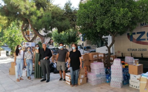 ΑΜΕΣΗ Η ΒΟΗΘΕΙΑ ΤΟΥ ΔΗΜΟΥ ΝEAΣ ΣΜΥΡΝΗΣ ΣΤΟΥΣ ΠΥΡΟΠΛΗΚΤΟΥΣ