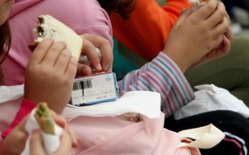 Ο Δήμος Νέας Σμύρνης παραμένει προσηλωμένος στην αντιμετώπιση των κοινωνικών προβλημάτων στην πόλη μας – Σίτιση 150 μαθητών ημερησίως με ίδιους πόρους