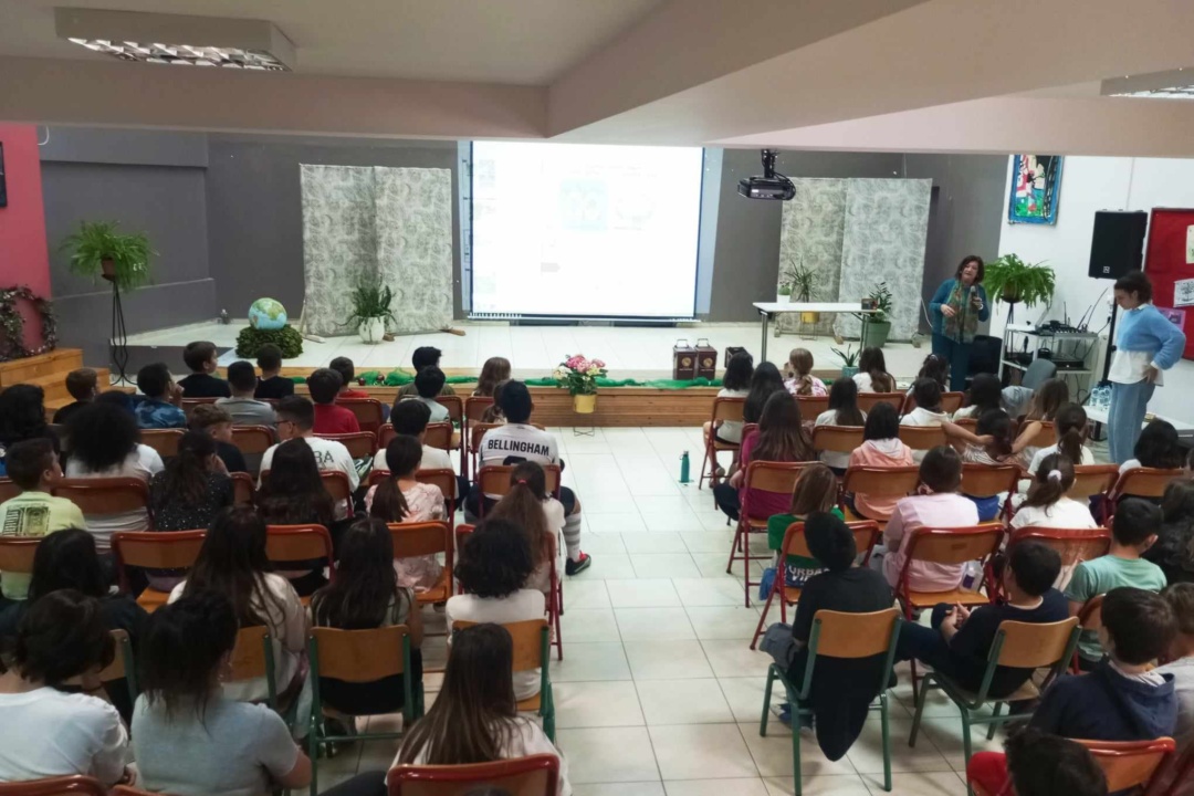 ΑΝΑΚΥΚΛΩΣΗ – ΕΠΑΝΑΧΡΗΣΙΜΟΠΟΙΗΣΗ: ΣΥΝΕΡΓΑΣΙΑ ΔΗΜΟΥ ΝΕΑΣ ΣΜΥΡΝΗΣ ΚΑΙ ΠΡΩΤΟΒΑΘΜΙΑΣ ΕΚΠΑΙΔΕΥΣΗΣ.