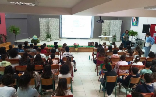 ΑΝΑΚΥΚΛΩΣΗ – ΕΠΑΝΑΧΡΗΣΙΜΟΠΟΙΗΣΗ: ΣΥΝΕΡΓΑΣΙΑ ΔΗΜΟΥ ΝΕΑΣ ΣΜΥΡΝΗΣ ΚΑΙ ΠΡΩΤΟΒΑΘΜΙΑΣ ΕΚΠΑΙΔΕΥΣΗΣ.