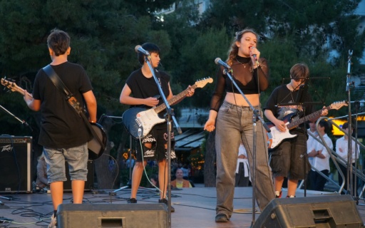 ΜΑΓΕΨΕ ΤΟ ΜΟΥΣΙΚΟ ΣΧΟΛΕΙΟ ΑΛΙΜΟΥ