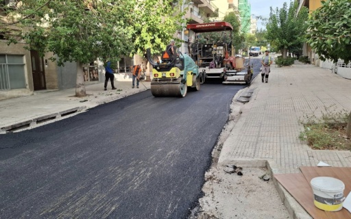 ΕΓΙΝΑΝ ΑΣΦΑΛΤΟΣΤΡΩΣΕΙΣ ΣΕ 35 ΔΡΟΜΟΥΣ & ΣΥΝΕΧΙΖΟΝΤΑΙ