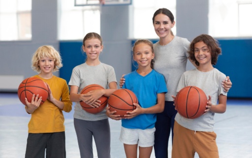 “ΤΡΙΠΟΝΤΑ ΣΤΑ ΣΧΟΛΕΙΑ”