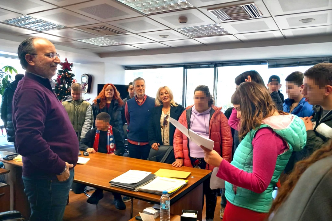 ΜΑΘΗΤΕΣ ΤΗΣ ΕΙΔΙΚΗΣ ΑΓΩΓΗΣ ΣΤΟ ΔΗΜΑΡΧΕΙΟ ΝΕΑΣ ΣΜΥΡΝΗΣ