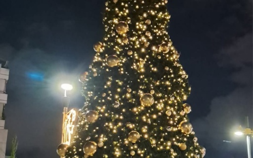 ΧΡΙΣΤΟΥΓΕΝΝΑ ΣΤΗ ΝΕΑ ΣΜΥΡΝΗ. ΜΙΑ ΠΟΛΗ, ΜΙΑ ΓΙΟΡΤΗ