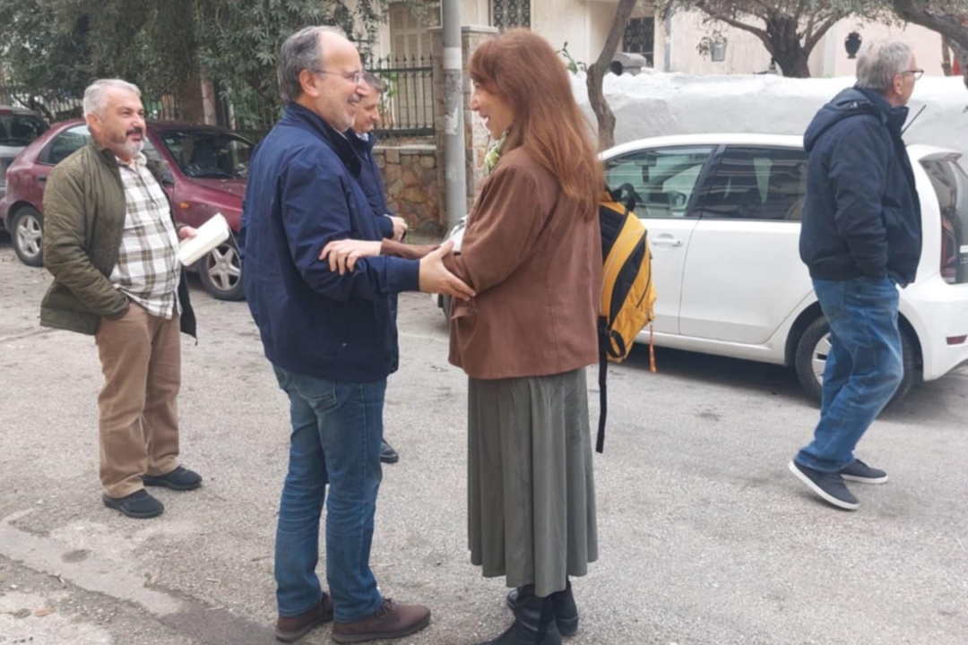 ΠΕΡΙΟΔΕΙΕΣ ΔΗΜΑΡΧΟΥ ΣΕ ΓΕΙΤΟΝΙΕΣ – ΣΥΝΟΜΙΛΕΙ ΚΑΙ ΕΝΤΟΠΙΖΕΙ ΠΡΟΒΛΗΜΑΤΑ