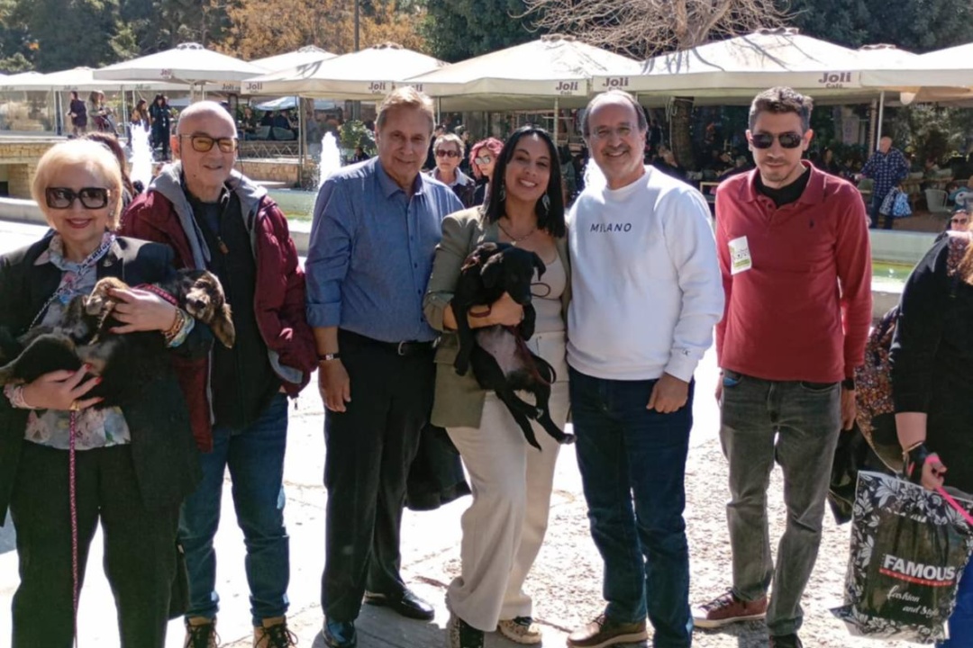 ΔΕΚΑΕΠΤΑ ΖΩΑΚΙΑ ΒΡΗΚΑΝ ΤΟ ΝΕΟ ΠΑΝΤΟΤΙΝΟ ΤΟΥΣ ΣΠΙΤΙ