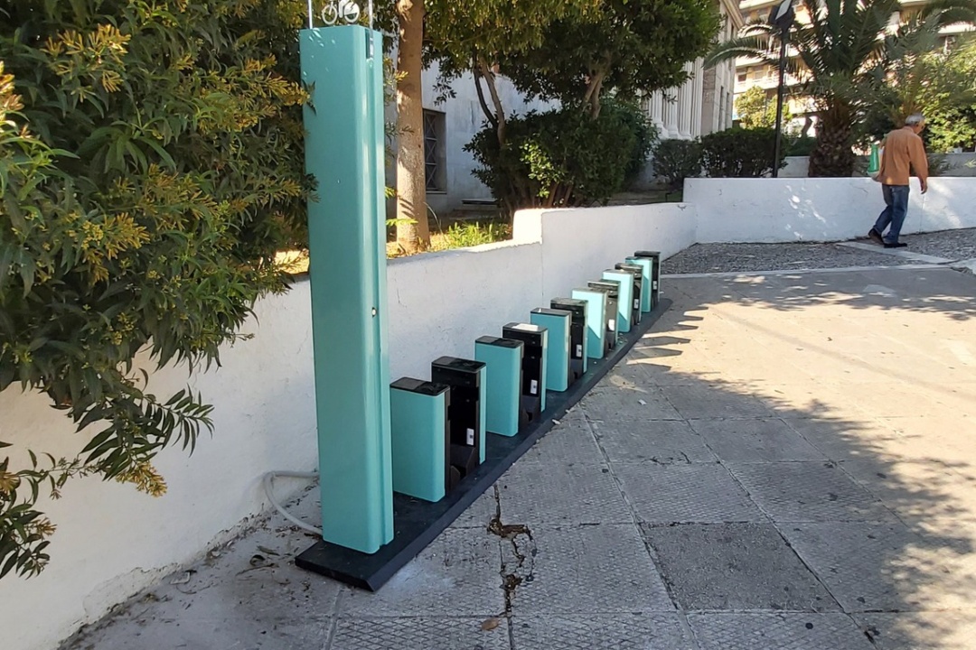 ΚΟΙΝΟΧΡΗΣΤΑ ΗΛΕΚΤΡΙΚΑ ΠΟΔΗΛΑΤΑ ΕΓΚΑΘΙΣΤΑ Ο ΔΗΜΟΣ ΝΕΑΣ ΣΜΥΡΝΗΣ