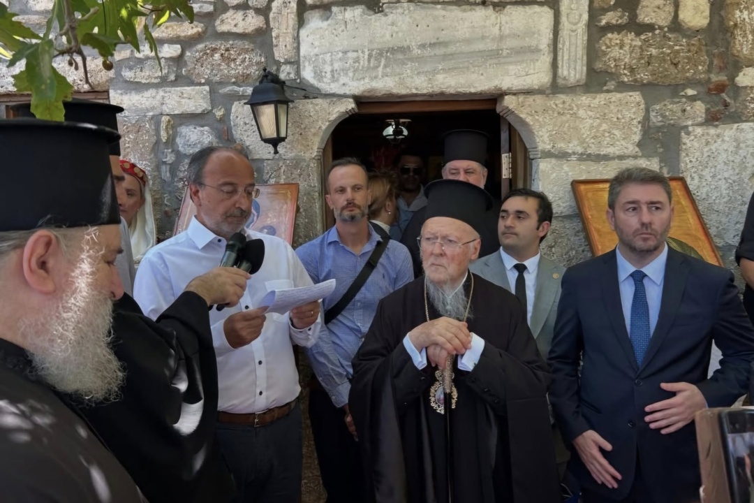 ΣΤΗΝ ΤΕΝΕΔΟ ΜΕ ΤΟΝ ΟΙΚΟΥΜΕΝΙΚΟ ΠΑΤΡΙΑΡΧΗ Ο ΔΗΜΑΡΧΟΣ ΝΕΑΣ ΣΜΥΡΝΗΣ