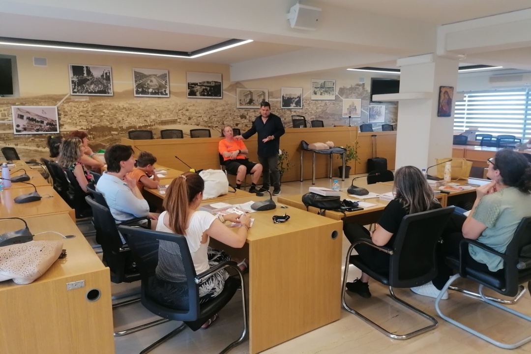 ΣΕΜΙΝΑΡΙΟ ΠΡΩΤΩΝ ΒΟΗΘΕΙΩΝ ΑΠΟ ΤΟΝ ΔΗΜΟ ΝΕΑΣ ΣΜΥΡΝΗΣ