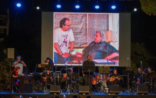 Η ΝΕΑ ΣΜΥΡΝΗ ΤΙΜΑ ΤΟΝ ΔΙΚΟ ΤΗΣ ΜΙΚΗ