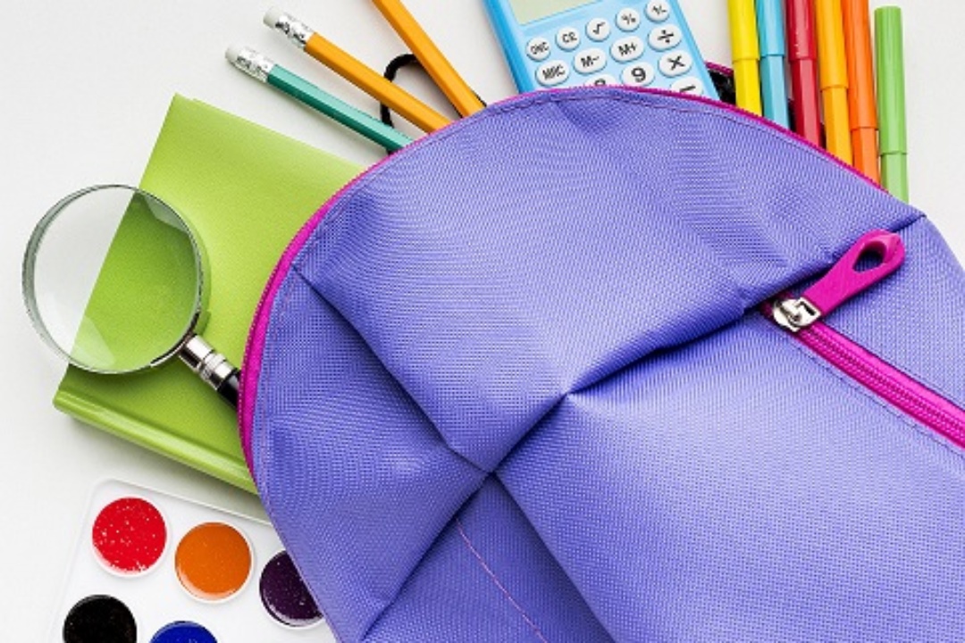 ΣΥΓΚΕΝΤΡΩΣΗ ΣΧΟΛΙΚΩΝ ΕΙΔΩΝ – ΜΑΖΙ ΓΕΜΙΖΟΥΜΕ ΤΣΑΝΤΕΣ, ΜΑΖΙ ΓΕΜΙΖΟΥΜΕ ΚΑΡΔΙΕΣ