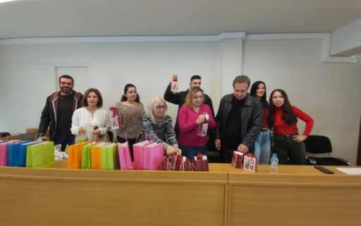 ΔΩΡΕΑΝ ΣΤΑ ΠΑΙΧΝΙΔΙΑ ΤΟΥ ΧΡΙΣΤΟΥΓΕΝΝΙΑΤΙΚΟΥ ΧΩΡΙΟΥ ΤΑ ΠΑΙΔΙΑ ΕΥΑΛΩΤΩΝ ΟΙΚΟΓΕΝΕΙΩΝ